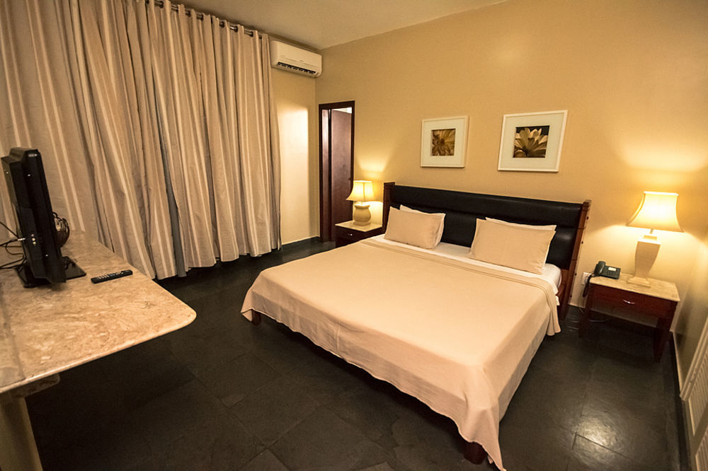 בואה ויסטה Aipana Plaza Hotel מראה חיצוני תמונה